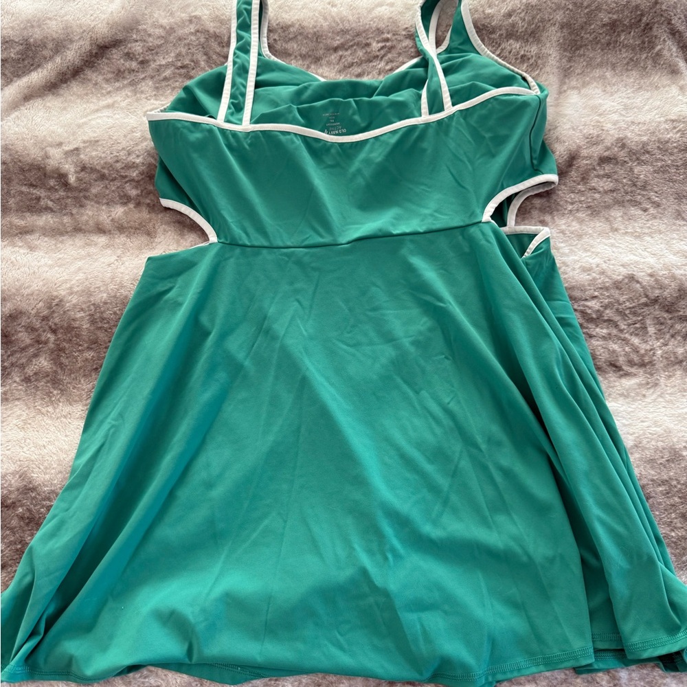 Old navy activewear dress with shorts. Size xxl